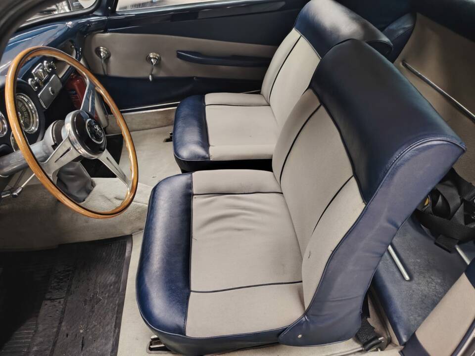 Image 42/67 of Alfa Romeo 1900 C Super Sprint Touring (1956)