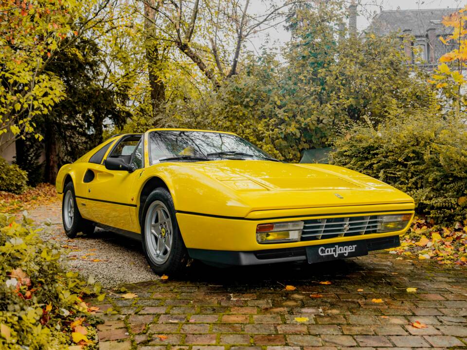 Bild 29/55 von Ferrari 328 GTS (1986)