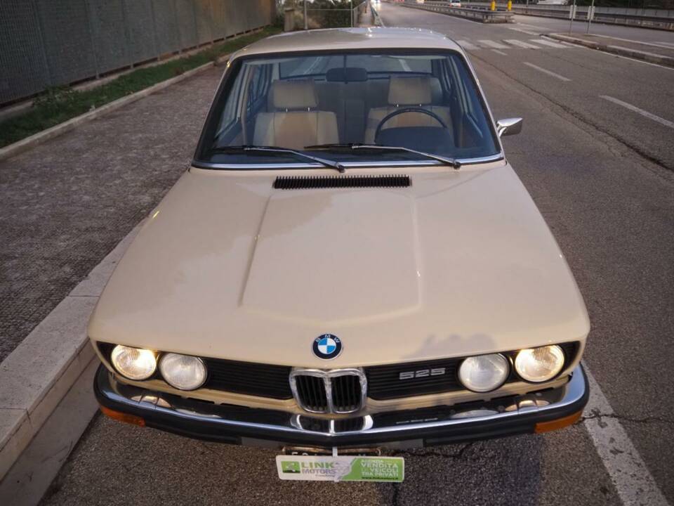 Image 37/50 of BMW 525 (1975)
