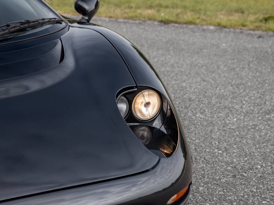 Image 17/60 of Jaguar XJ 220 (1992)
