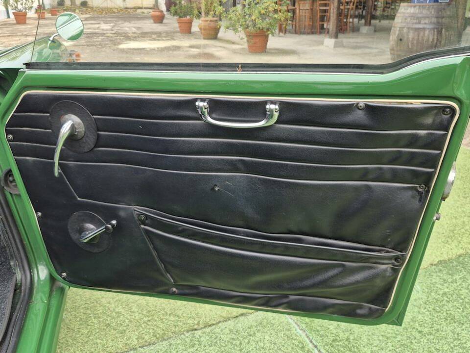 Image 29/66 of Triumph TR 4A IRS (1966)