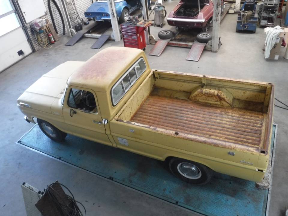 Image 37/50 of Ford F-250 (1972)