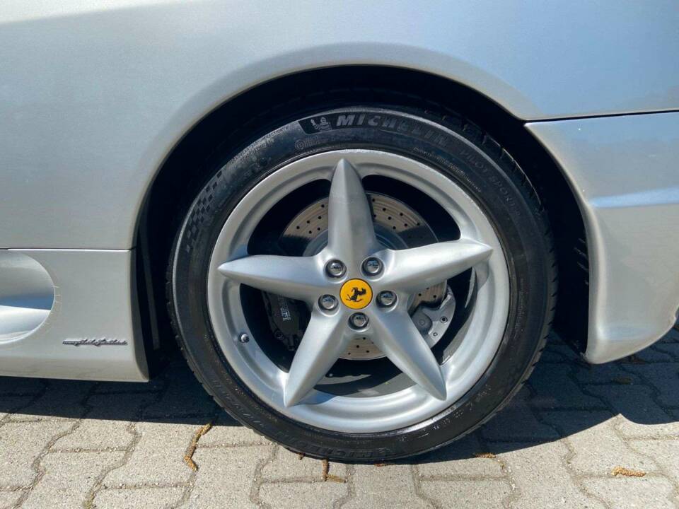 Image 15/25 de Ferrari 360 Spider (2003)