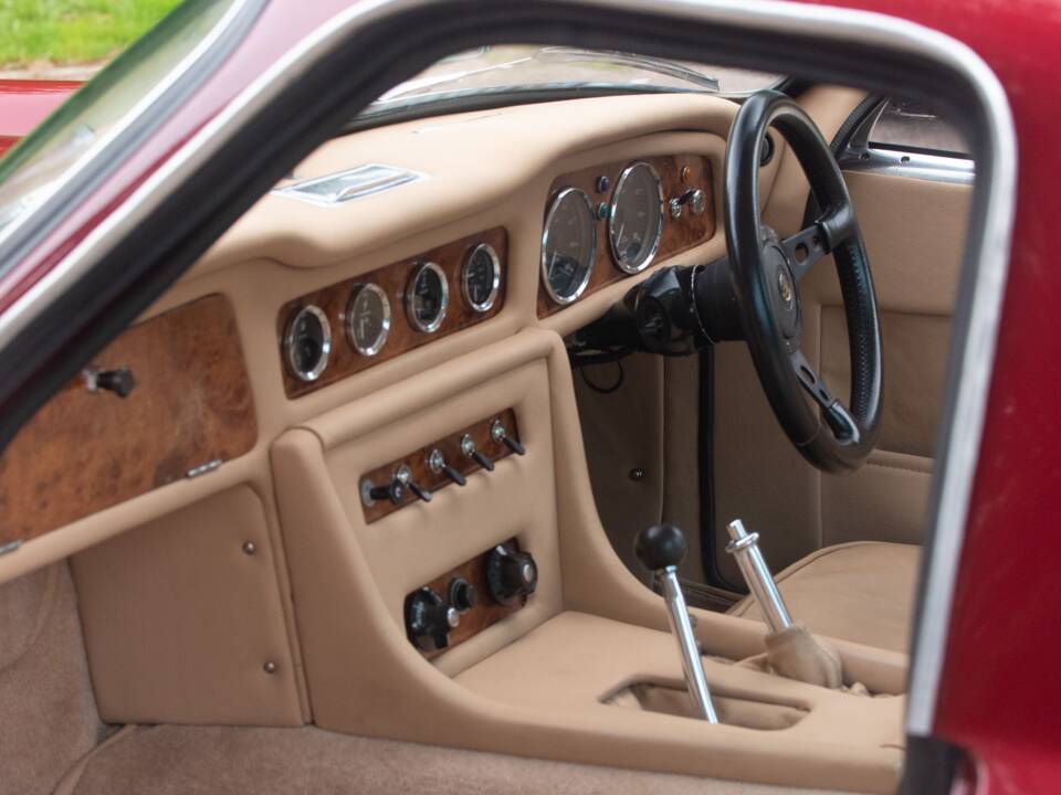 Image 19/50 of TVR Vixen Series 1 (1968)