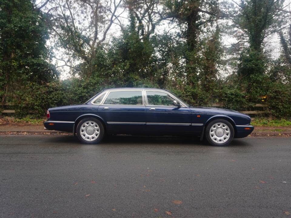 Bild 7/17 von Daimler Eight LWB (2000)