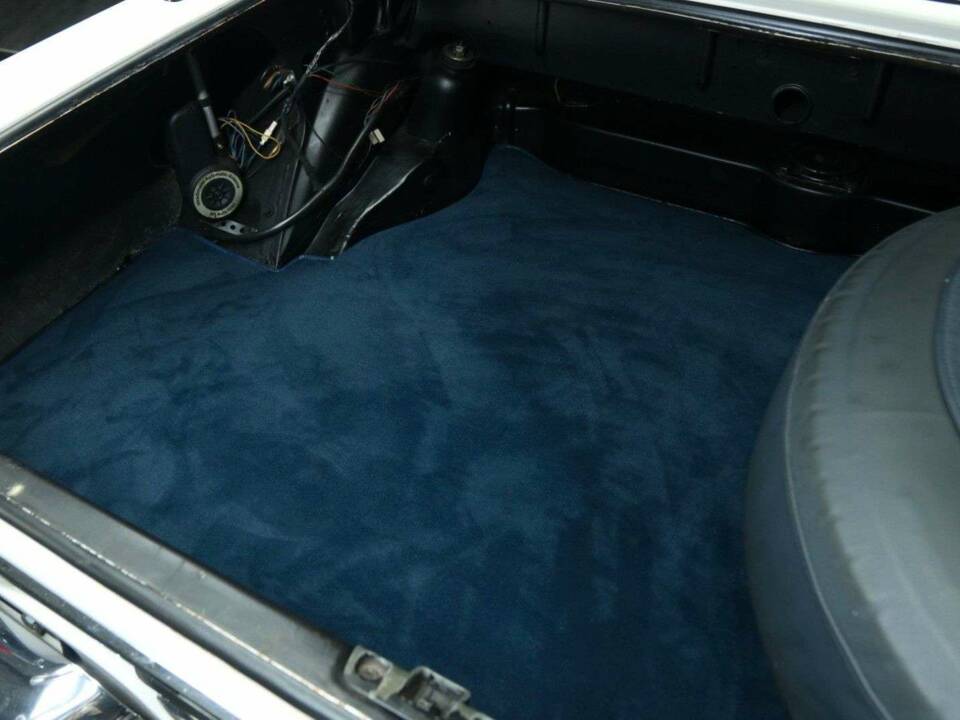 Image 34/50 of Mercedes-Benz 280 SL (1968)