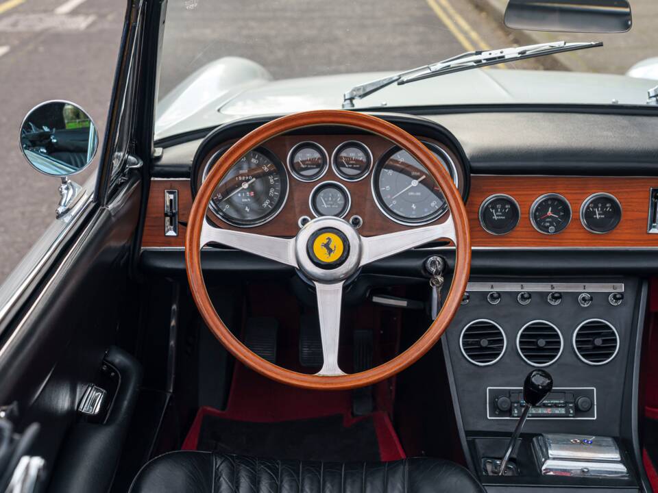 Bild 22/38 von Ferrari 275 GTS (1966)