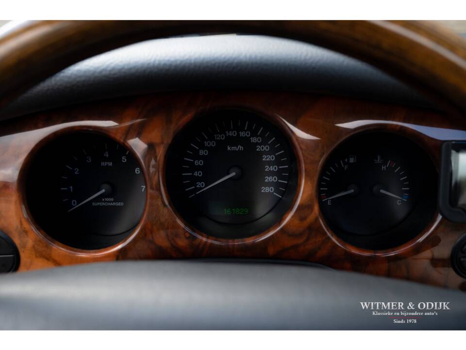 Image 15/31 of Jaguar XJR 4.0 (1999)
