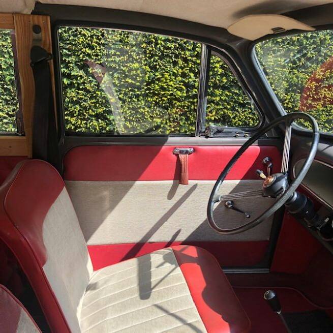 Image 12/17 of Morris Minor 1000 Traveller (1962)