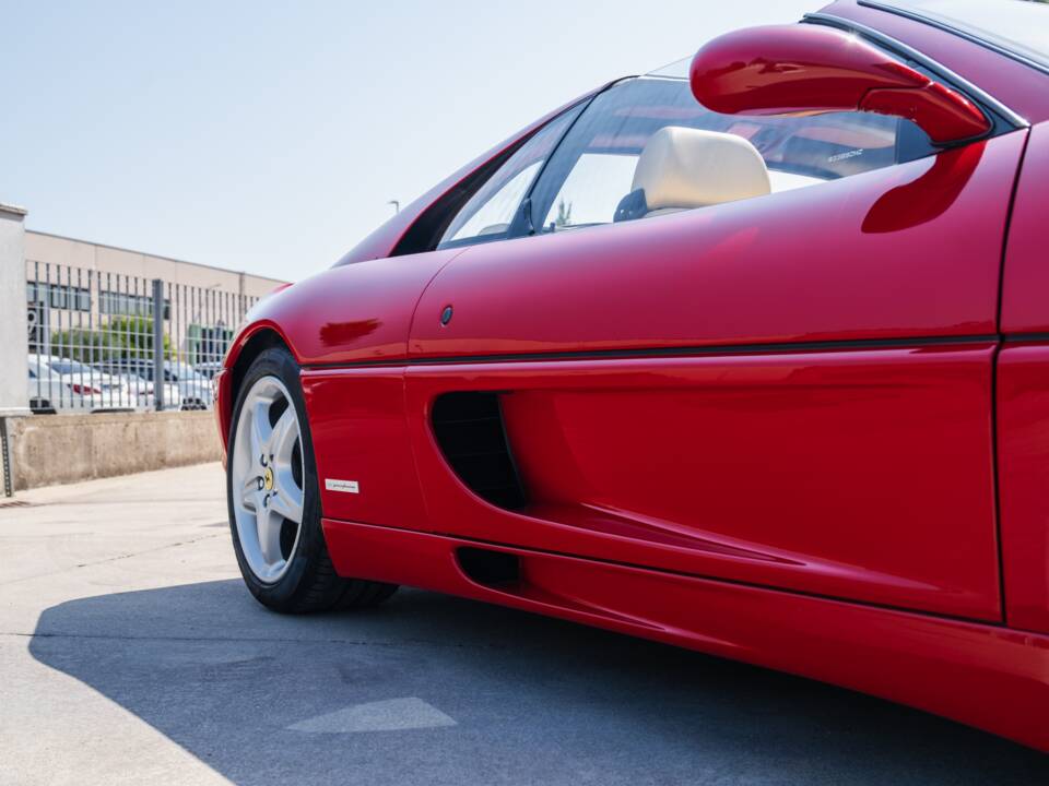 Bild 50/100 von Ferrari F 355 F1 GTS (1998)