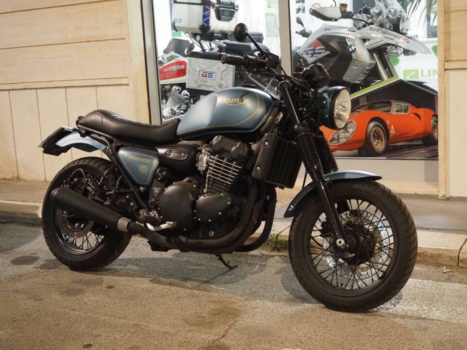 Imagen 11/30 de Triumph DUMMY (2000)