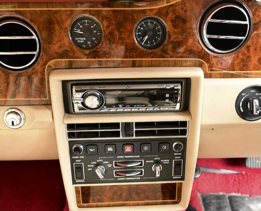 Immagine 34/50 di Rolls-Royce Silver Spirit III (1995)