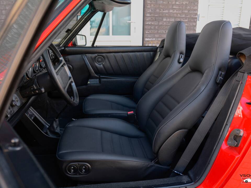 Bild 9/13 von Porsche 911 Carrera 3.2 (1988)