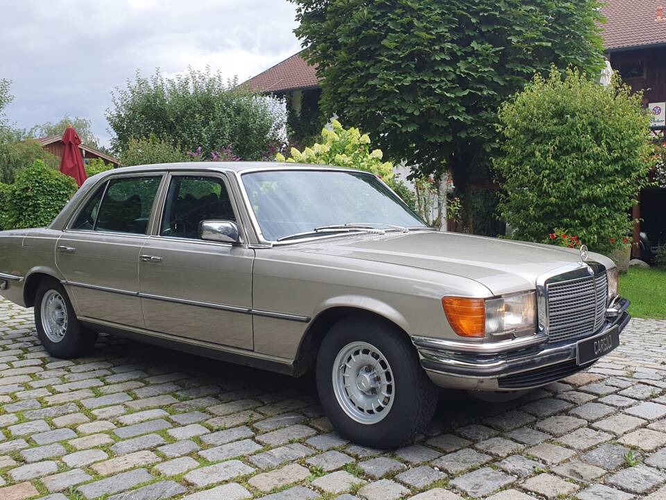 Image 7/31 of Mercedes-Benz 450 SEL 6,9 (1975)