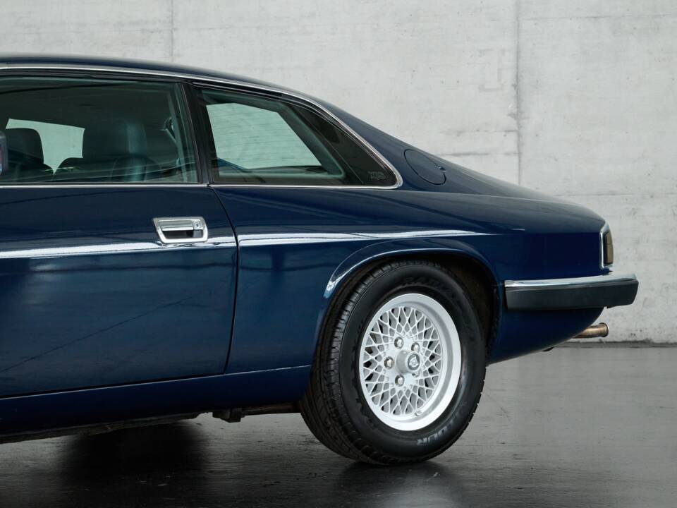Image 3/50 of Jaguar XJS 5.3 V12 (1993)