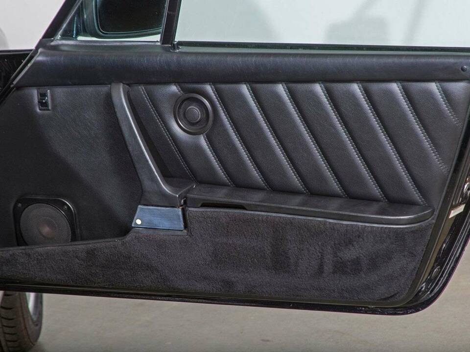 Bild 16/25 von Porsche 911 Carrera 3.2 (1987)