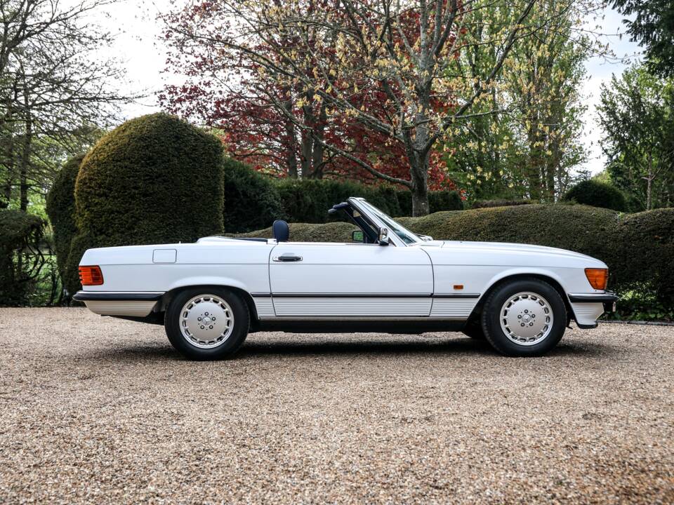 Afbeelding 47/50 van Mercedes-Benz 300 SL (1989)