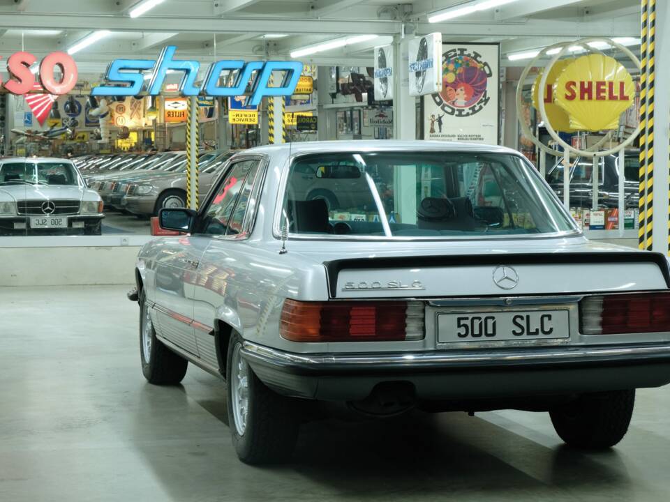 Image 9/50 de Mercedes-Benz 500 SLC (1981)