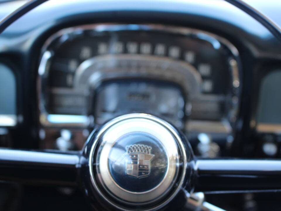 Image 40/43 of Cadillac 62 Sedan (1953)