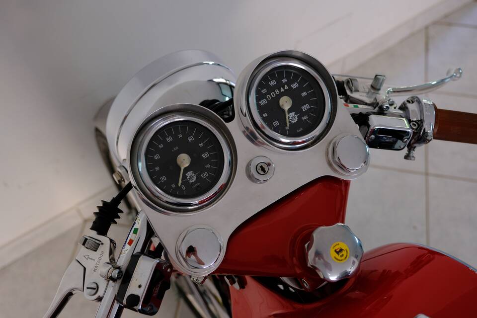 Image 84/99 of MV Agusta 750 Sport (1971)