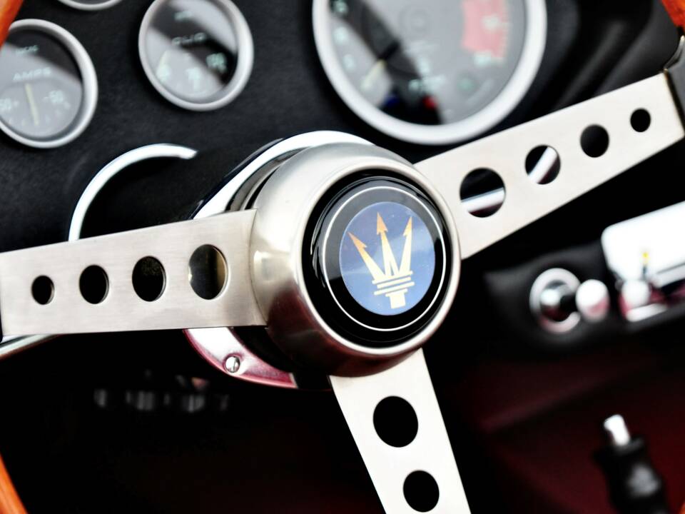 Bild 17/32 von Maserati Mistral Spyder (1967)