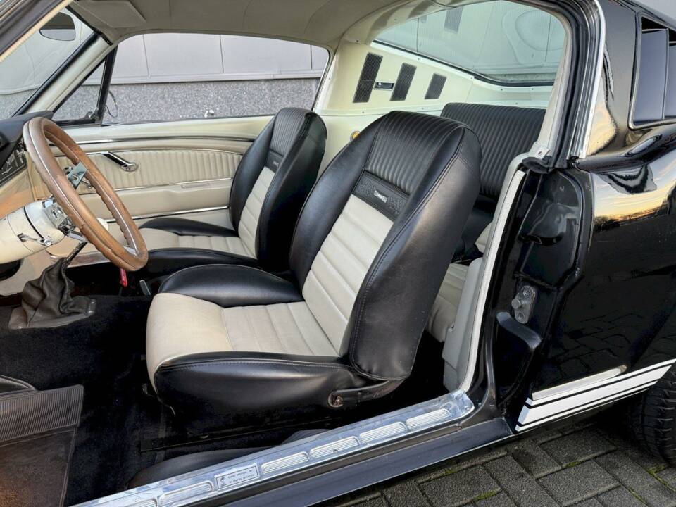 Image 17/36 of Ford Mustang 390 GTA (1966)