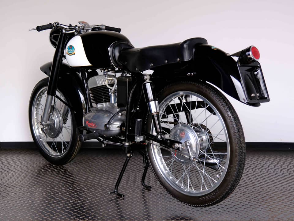 Image 45/68 of Mondial 160 Sport Lusso (1954)