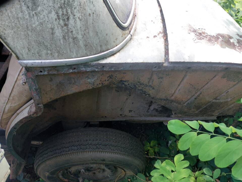 Image 18/31 of Mercedes-Benz 220 S (1958)