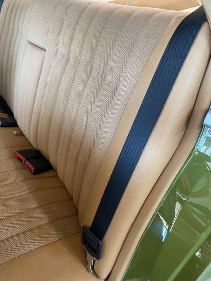 Immagine 23/91 di Mercedes-Benz 240 D (1981)