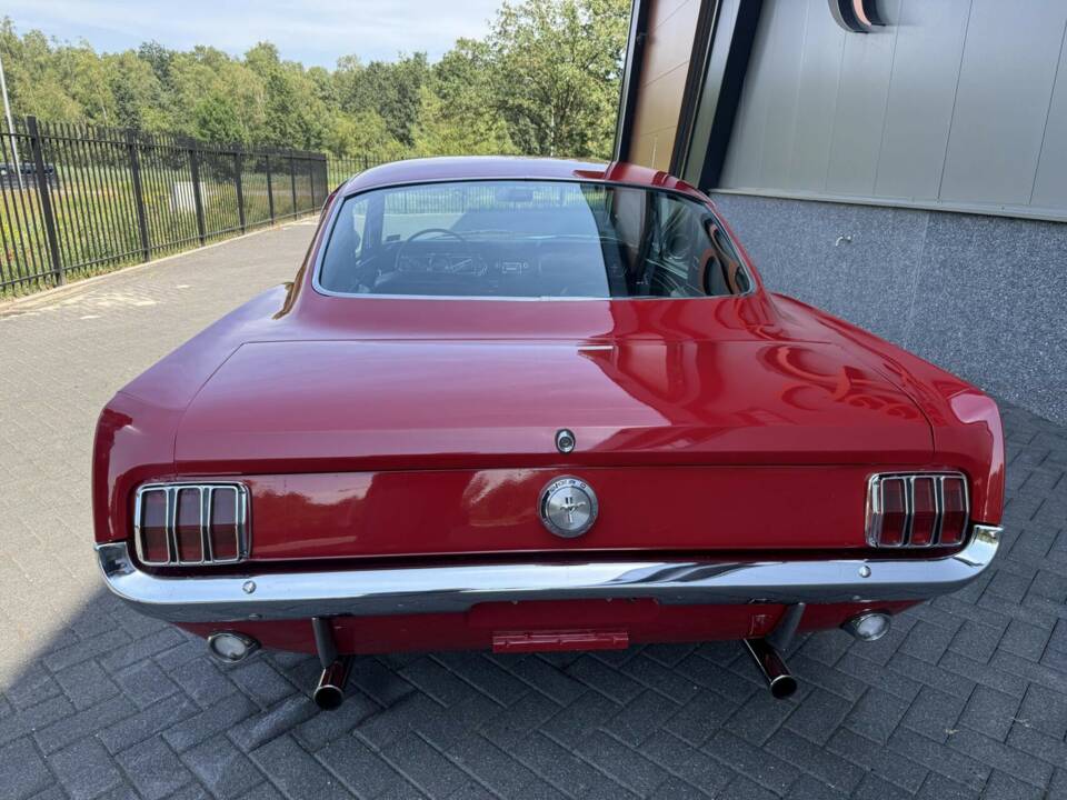 Image 4/50 de Ford Mustang 390 GTA (1966)