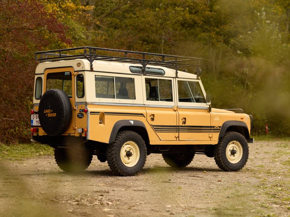 Image 30/42 of Land Rover 110 (1984)