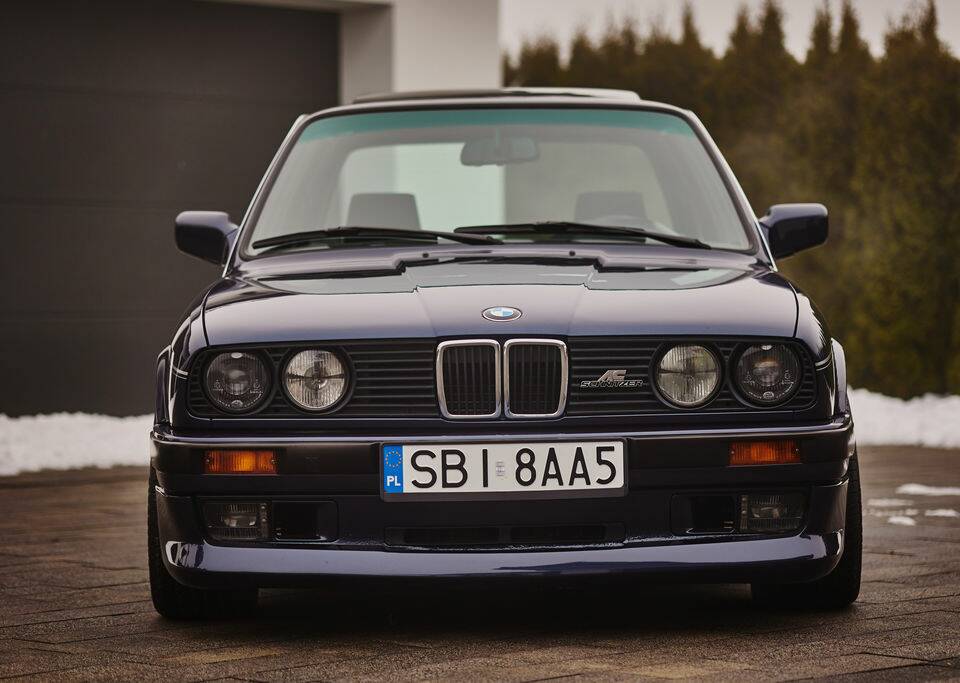 Image 4/8 of BMW 325i (1989)