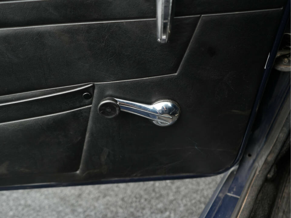 Image 20/33 of Triumph TR 6 (1969)