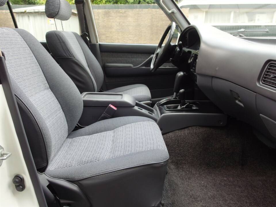 Bild 50/97 von Toyota Land Cruiser FJ80 (1992)