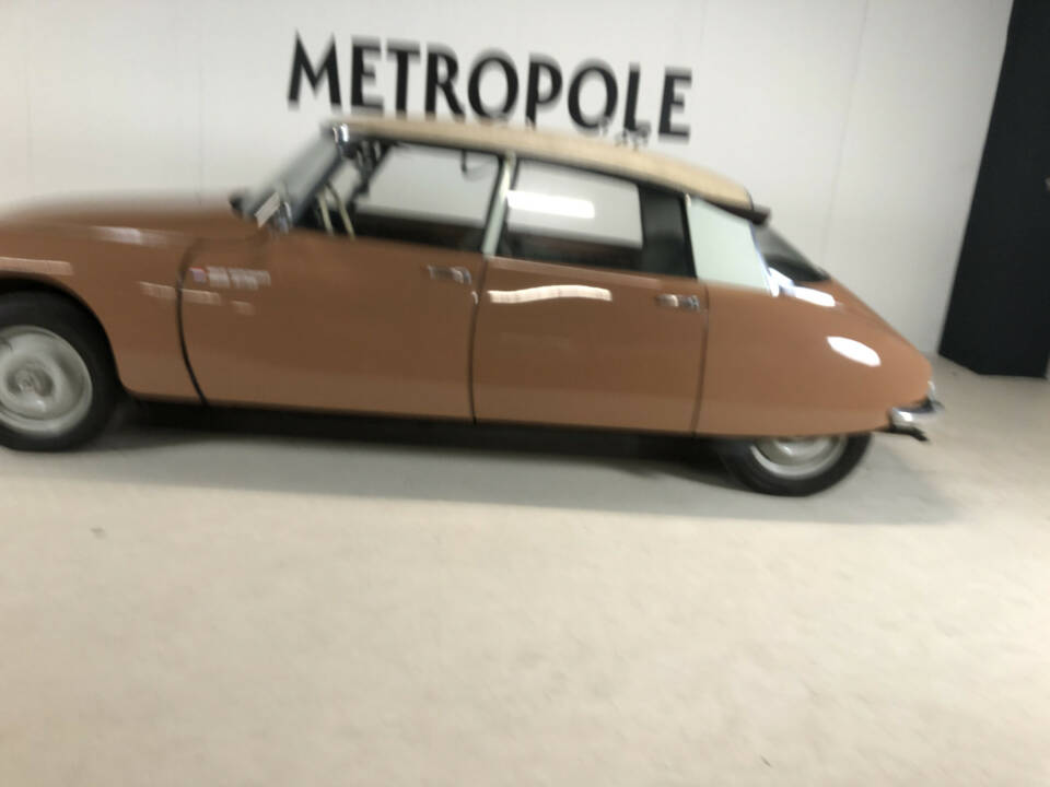 Image 35/35 of Citroën ID 19 (1957)