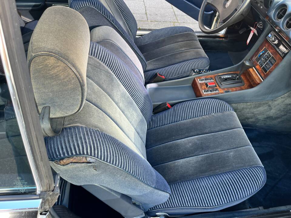 Bild 20/99 von Mercedes-Benz 500 SLC (1981)