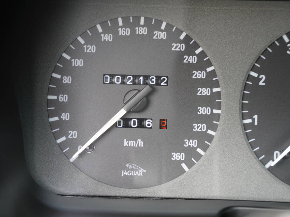 Image 42/50 of Jaguar XJ 220 (1993)