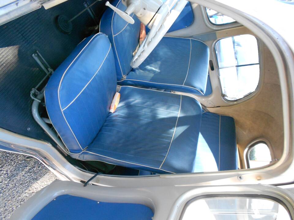 Afbeelding 6/8 van Renault 4 CV (1957)