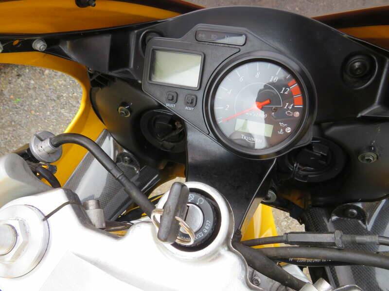 Image 10/40 of Triumph DUMMY (2006)