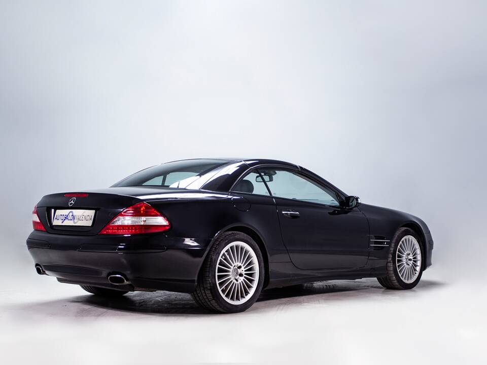 Image 16/36 of Mercedes-Benz SL 500 (2006)