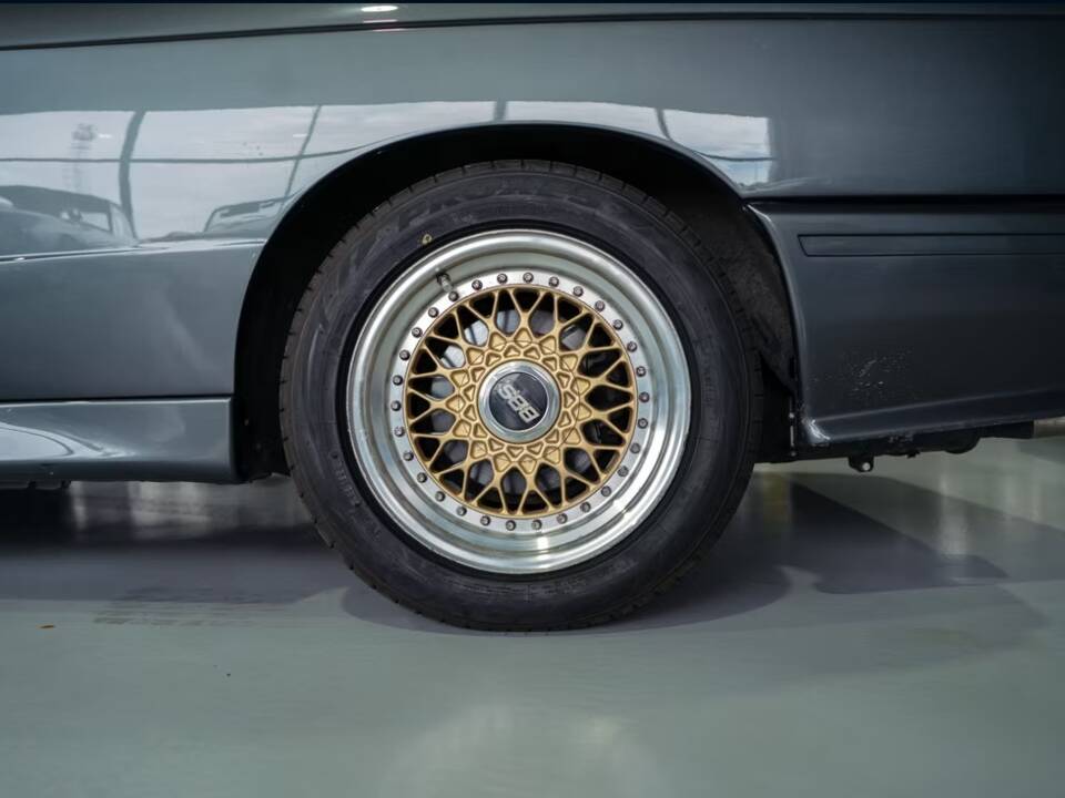 Immagine 14/28 di BMW 320i Baur TC (1985)