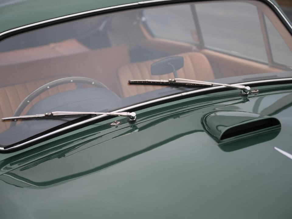 Image 29/31 of Aston Martin DB 2/4 Mk III (1958)