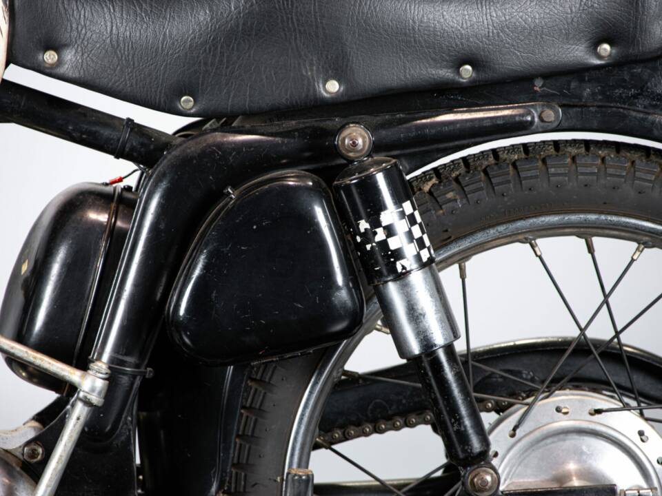 Immagine 17/50 di MV Agusta 125 TR (1958)