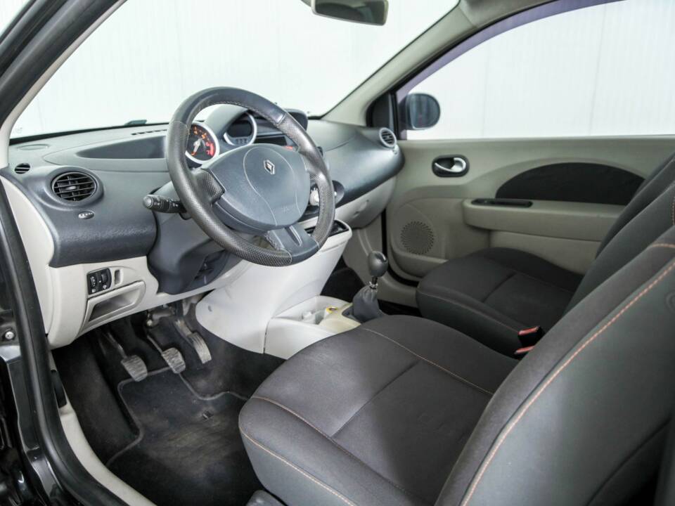Bild 11/41 von Renault Twingo 1.2 16V (2008)