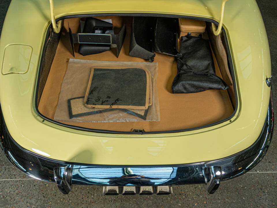 Imagen 12/28 de Jaguar E-Type V12 (1974)