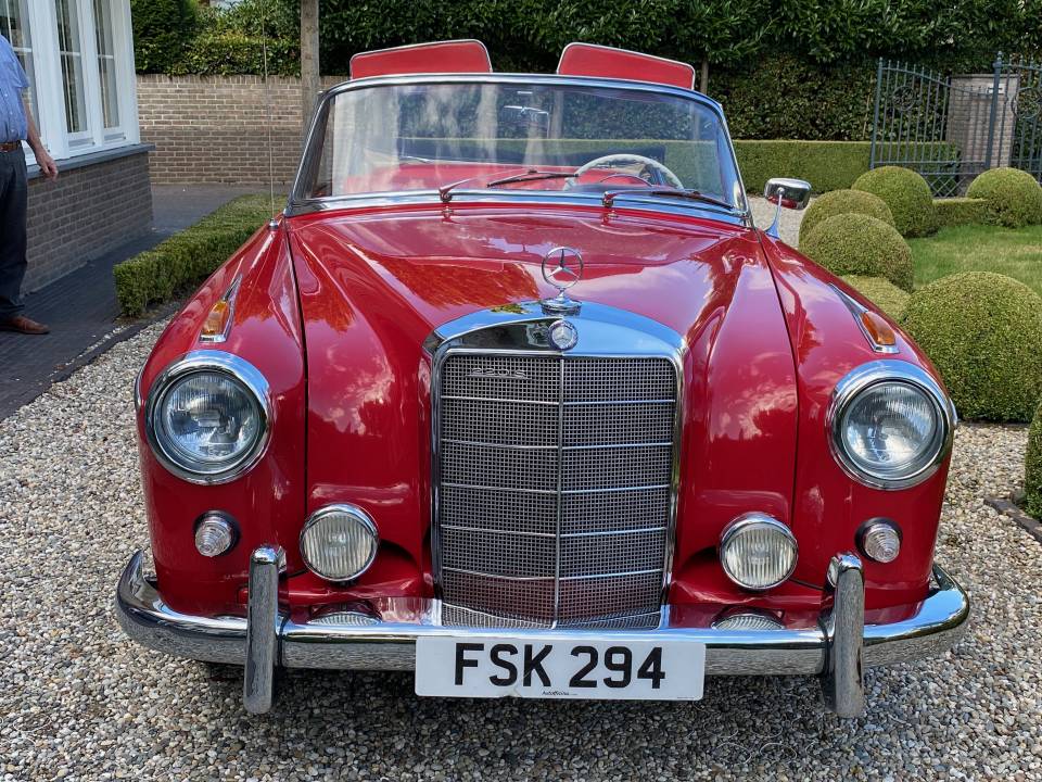 Immagine 15/25 di Mercedes-Benz 220 S Cabriolet (1959)