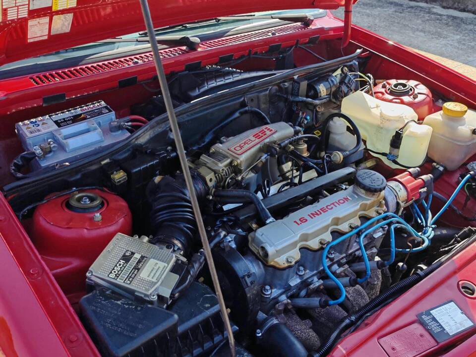 Bild 31/36 von Opel Corsa 1.6 GSi (1989)