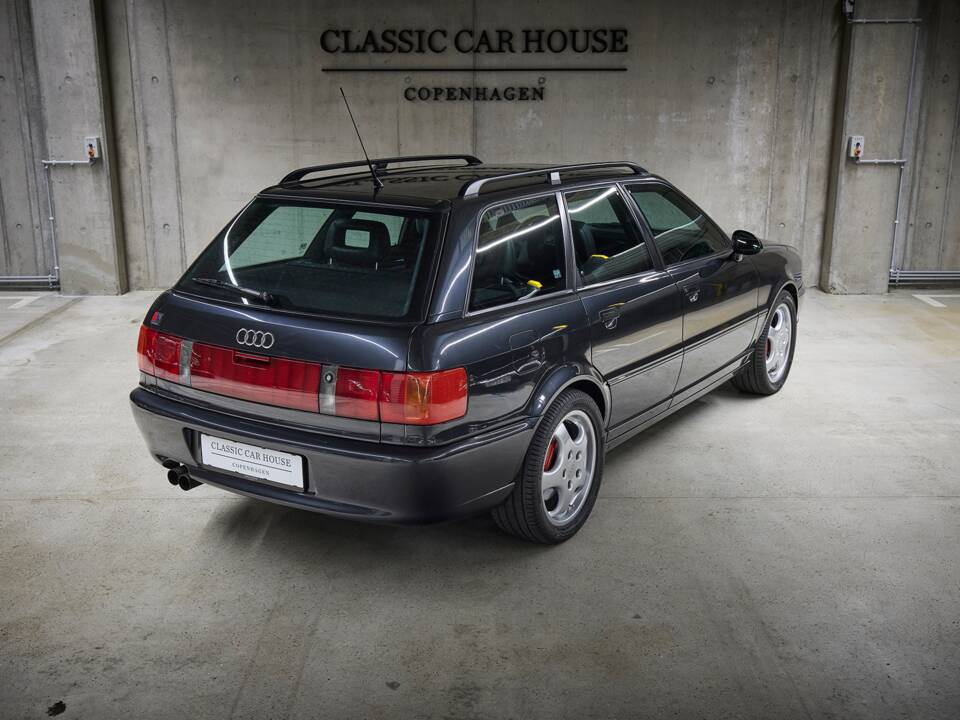 Image 15/99 of Audi RS2 Avant (1994)