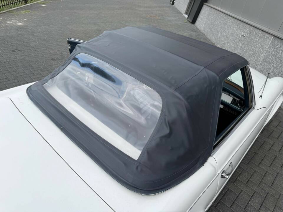 Image 27/50 of Mercedes-Benz 280 SL (1971)