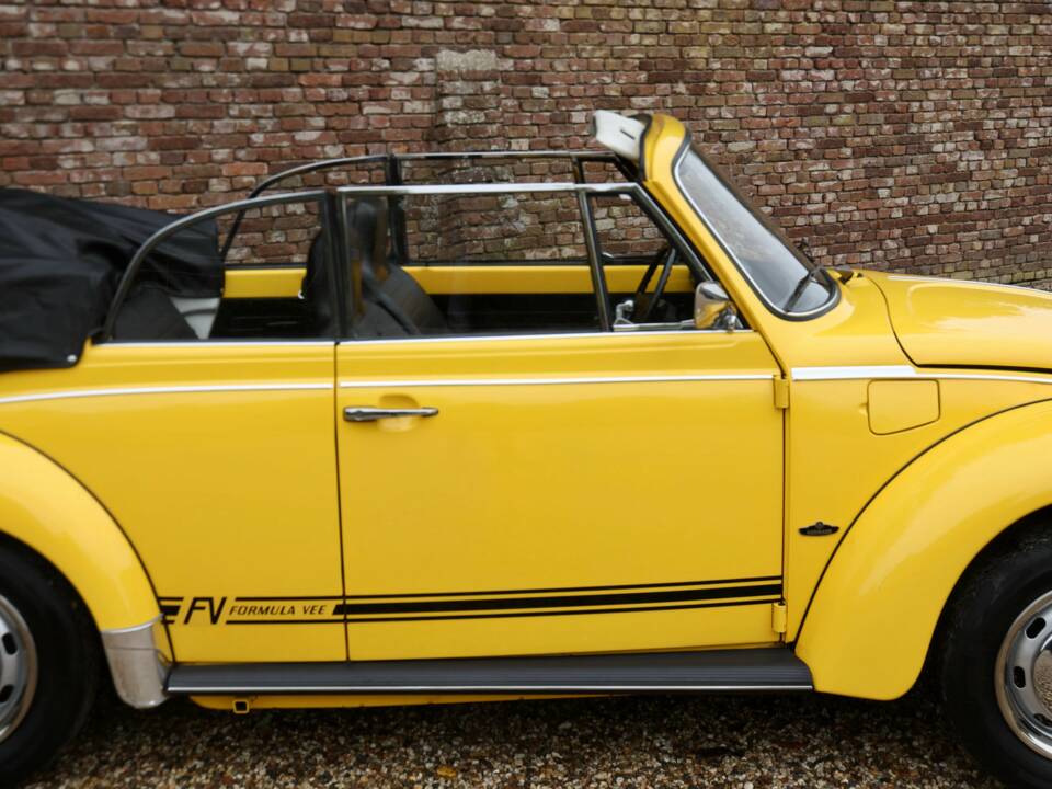 Image 43/50 de Volkswagen Beetle 1303 (1975)